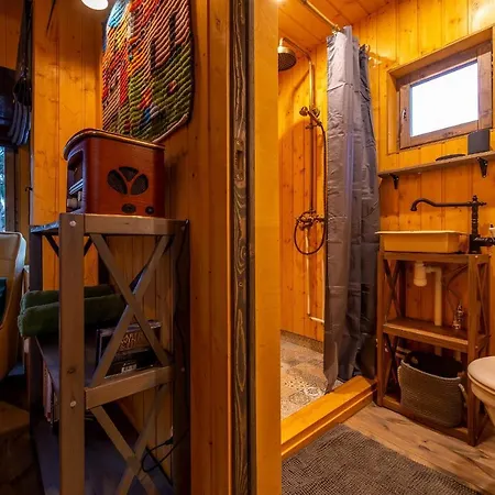 Treehouseestonia Деревянный коттедж *