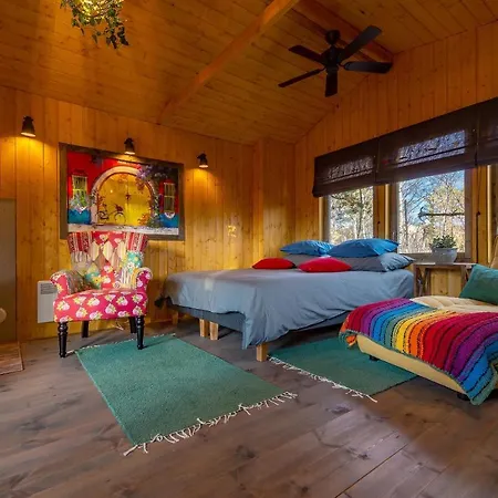 Treehouseestonia Lodge *