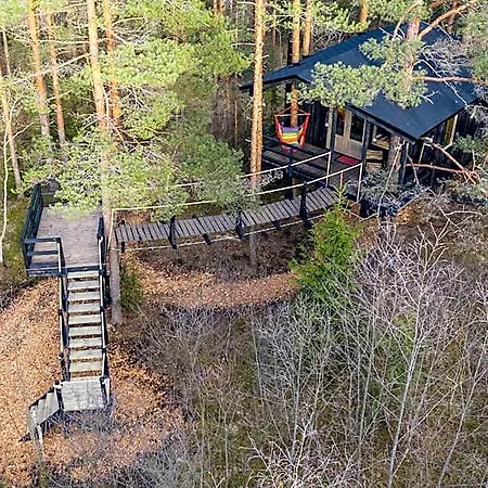 Treehouseestonia Деревянный коттедж