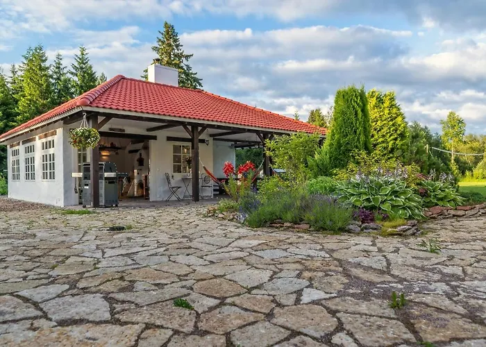 אכסניה Treehouseestonia