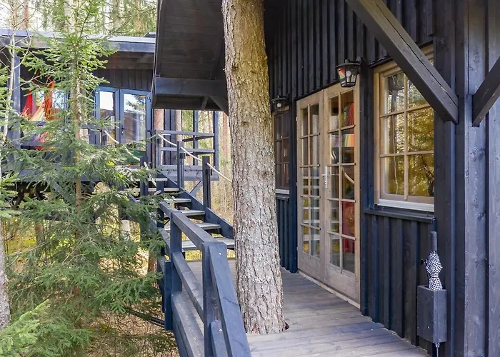 Treehouseestonia אכסניה Jogisoo